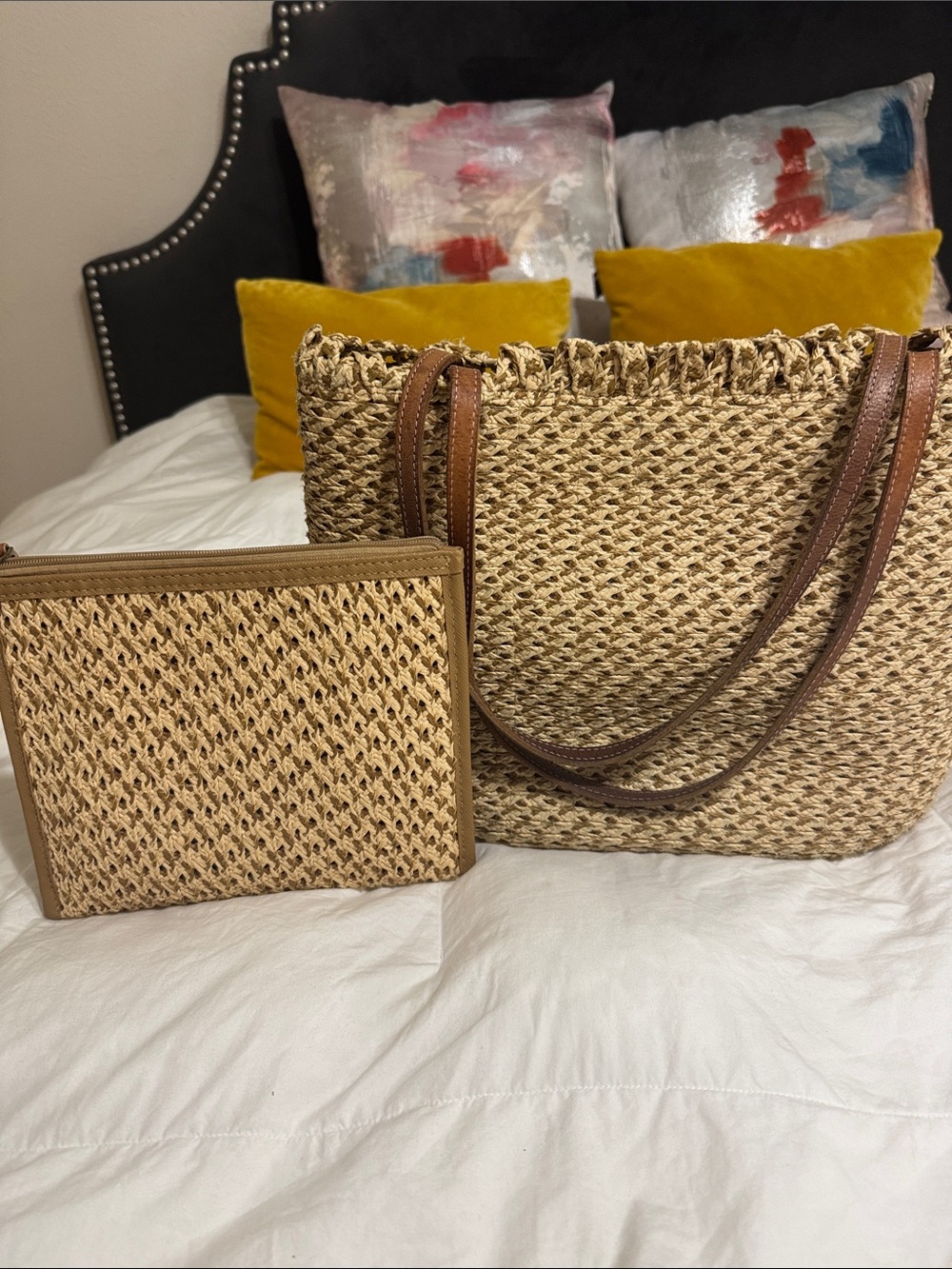 Erik Javitz New York wovenStraw Tote Bag used goodwith Zip Pouch -Pouch like new